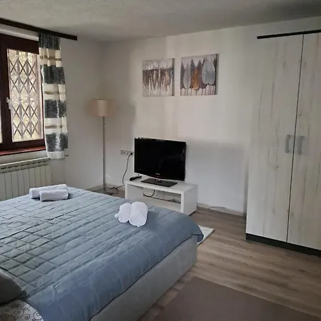 Jasmina With Free Parking Apartment