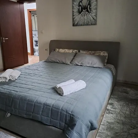 Jasmina With Free Parking Apartment